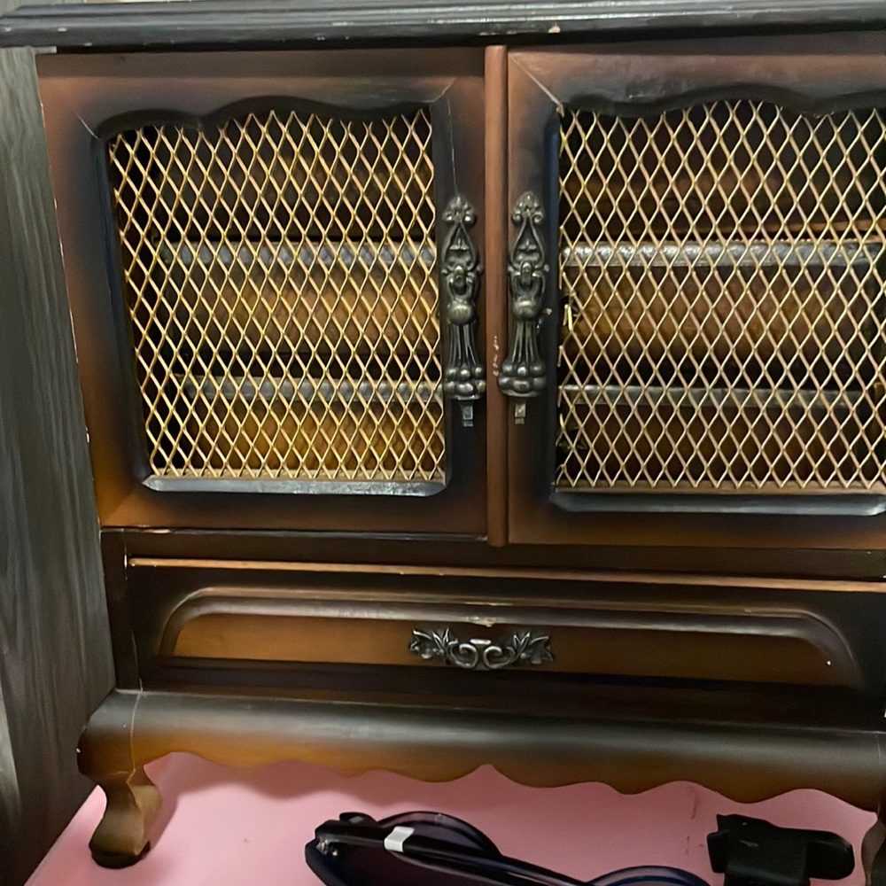 Vintage jewelry box with music